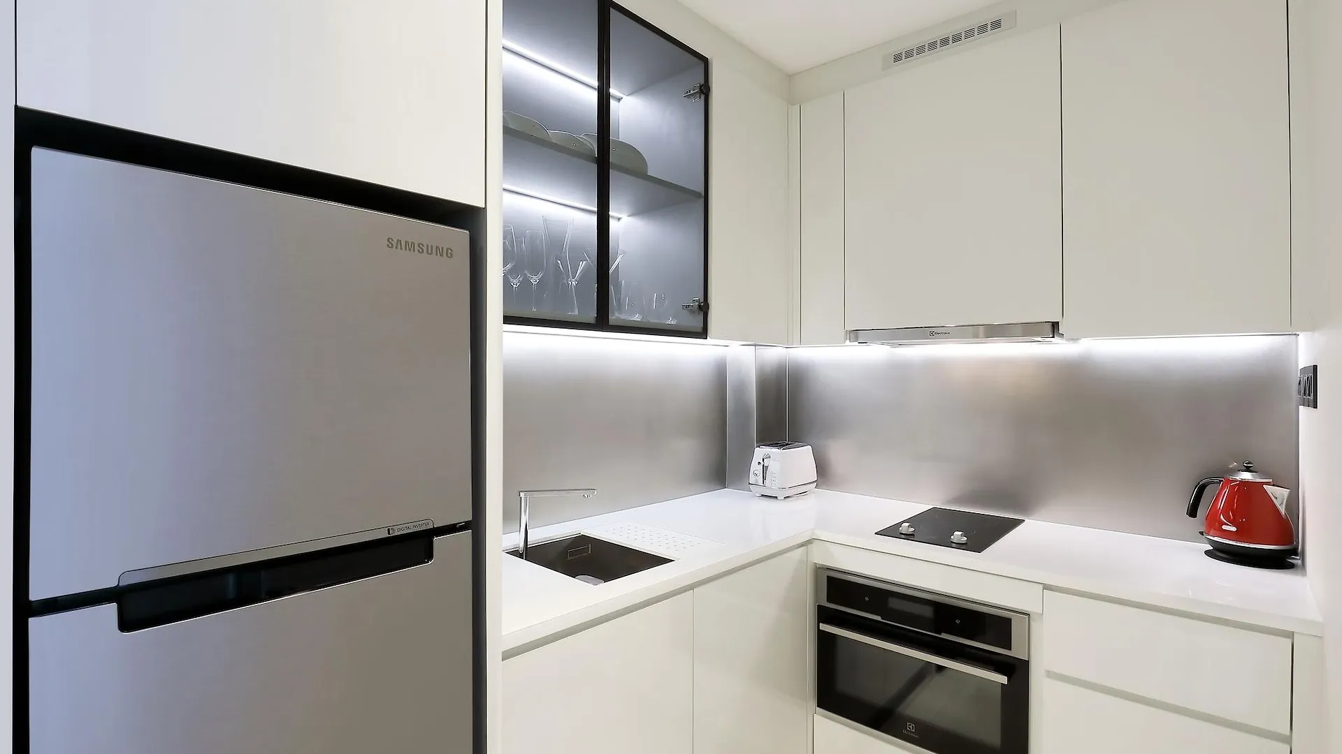 Oakwood Studios Singapore Aparthotel